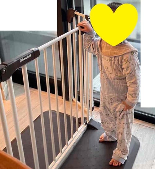 おくとびらSをキッチン入口に設置した写真